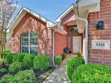 6216 Gillispie Drive, Fort Worth, TX 76132