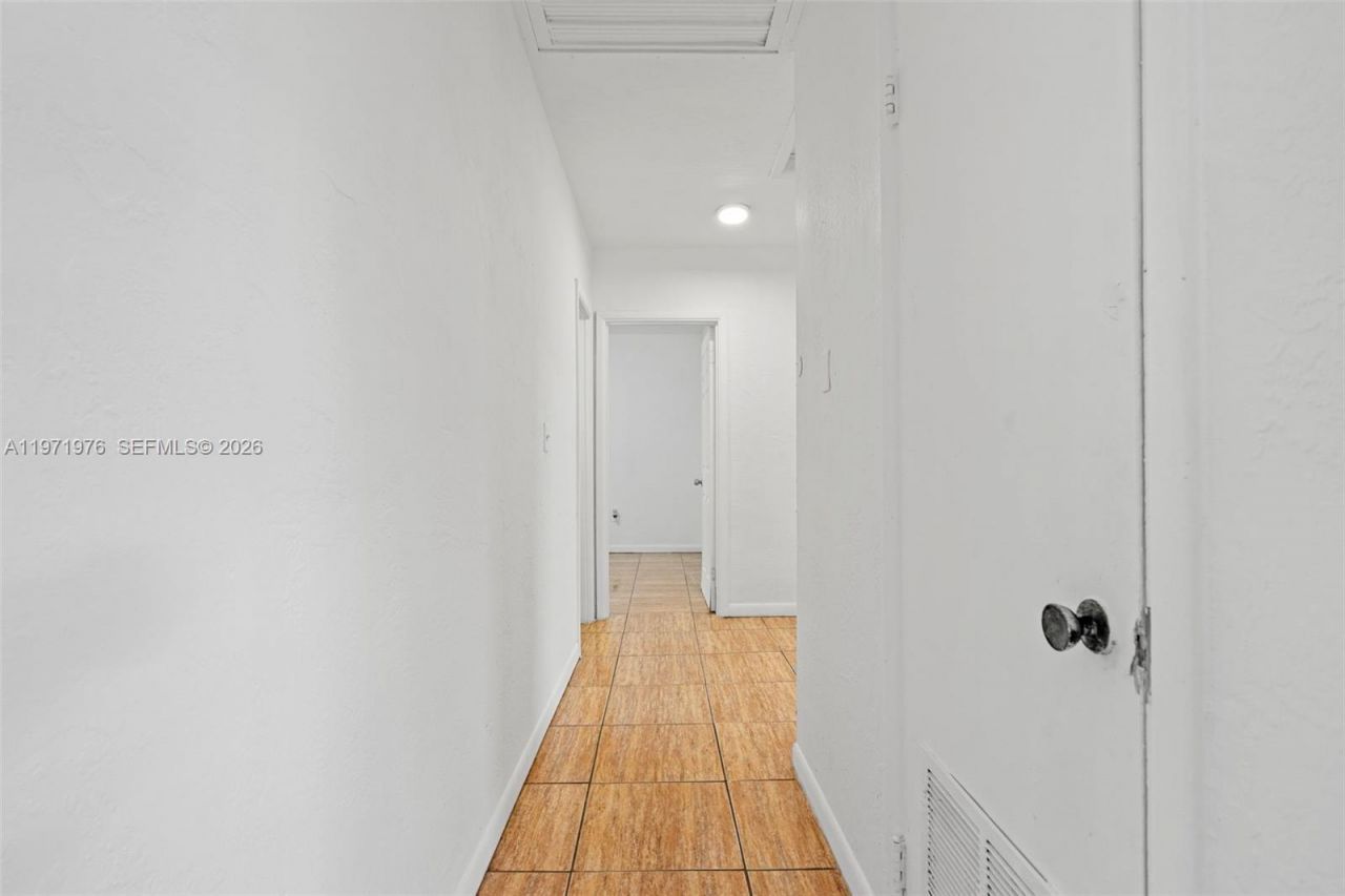 9201 NW 33rd Ave Rd , Miami, FL 33147 Photo