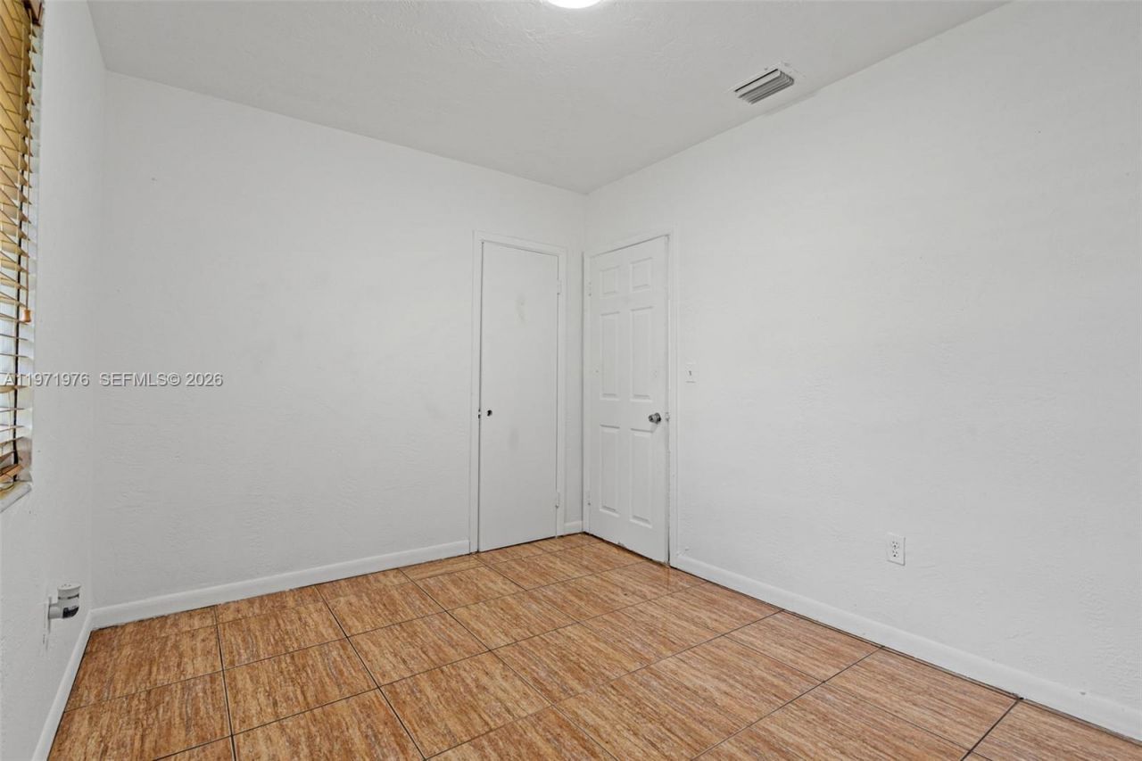 9201 NW 33rd Ave Rd , Miami, FL 33147 Photo