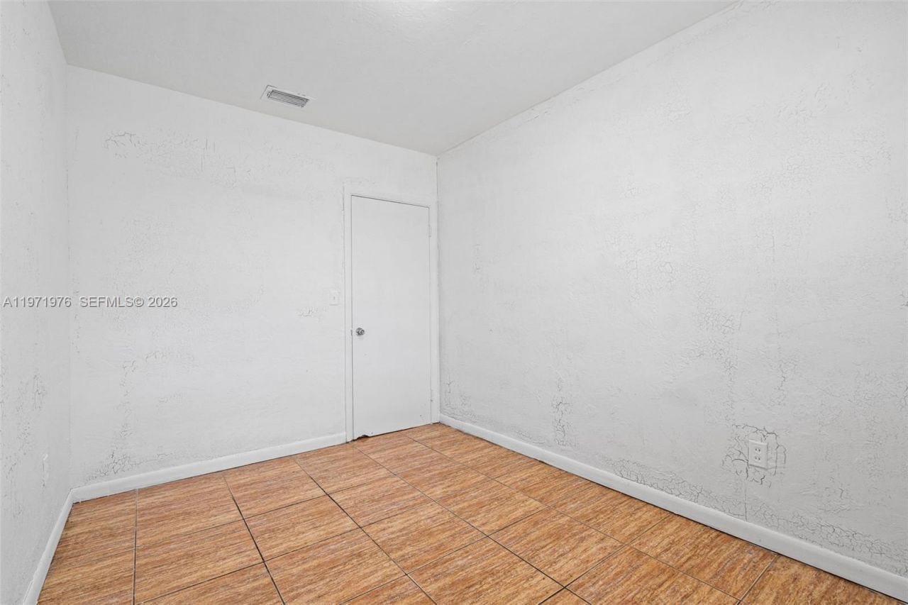 9201 NW 33rd Ave Rd , Miami, FL 33147 Photo