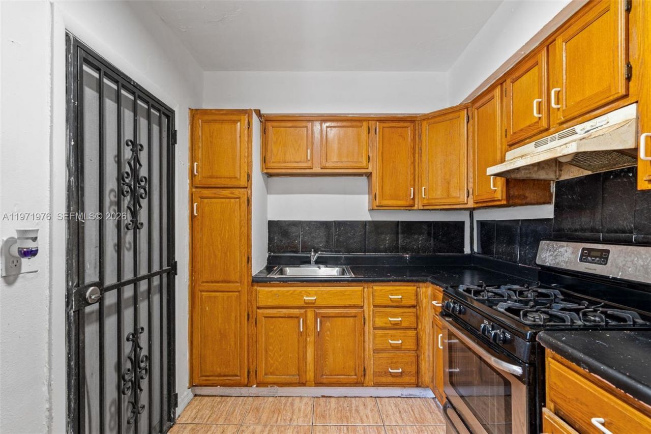 9201 NW 33rd Ave Rd , Miami, FL 33147 Photo