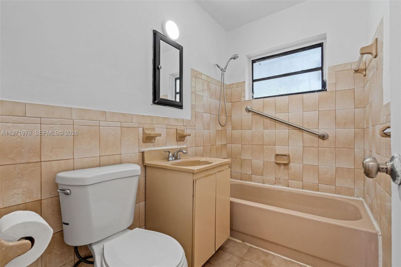 9201 NW 33rd Ave Rd , Miami, FL 33147 Photo