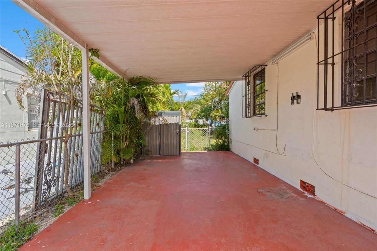 9201 NW 33rd Ave Rd , Miami, FL 33147 Photo