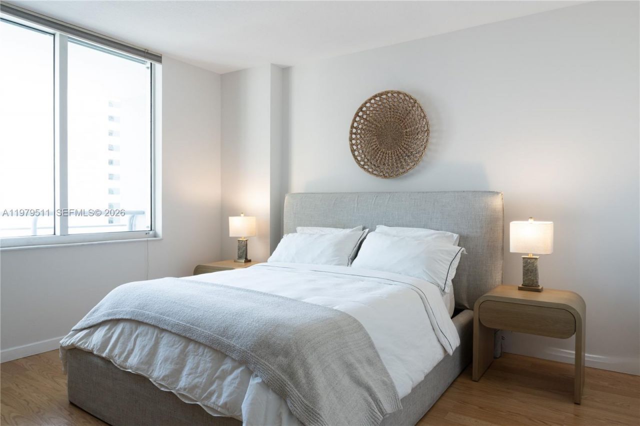 325 S Biscayne Blvd , Unit 2724, Miami, FL 33131 Photo