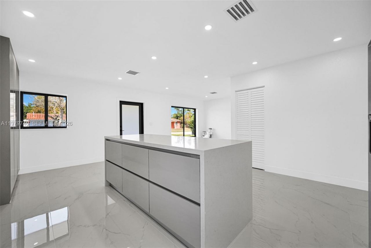 4480 NW 201st St , Miami Gardens, FL 33055 Photo