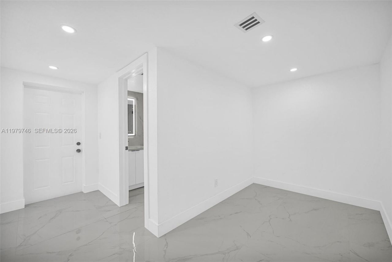 4480 NW 201st St , Miami Gardens, FL 33055 Photo