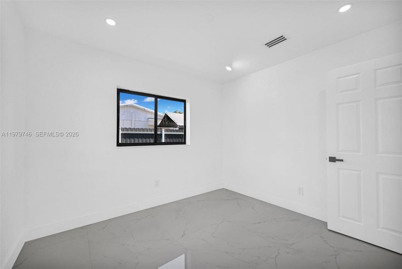 4480 NW 201st St , Miami Gardens, FL 33055 Photo