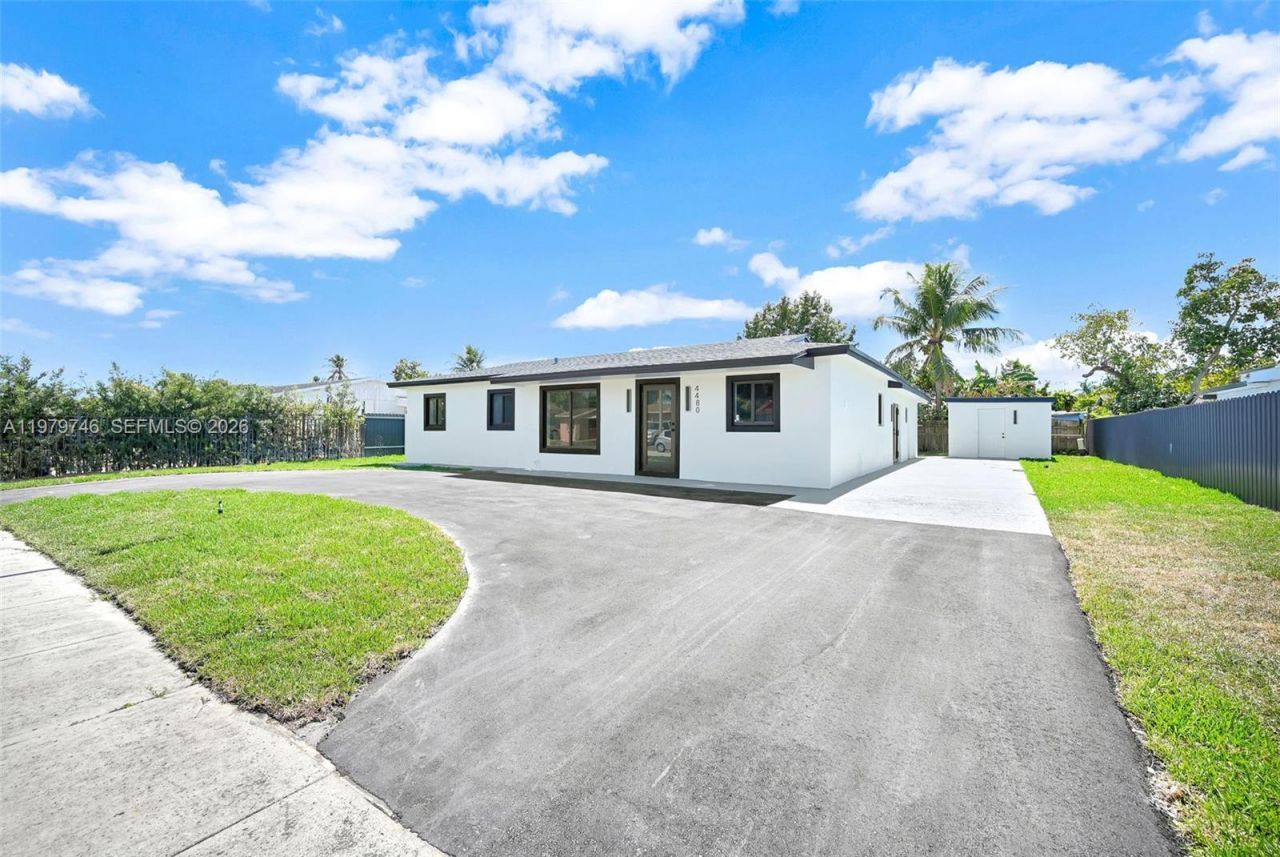 4480 NW 201st St , Miami Gardens, FL 33055 Photo