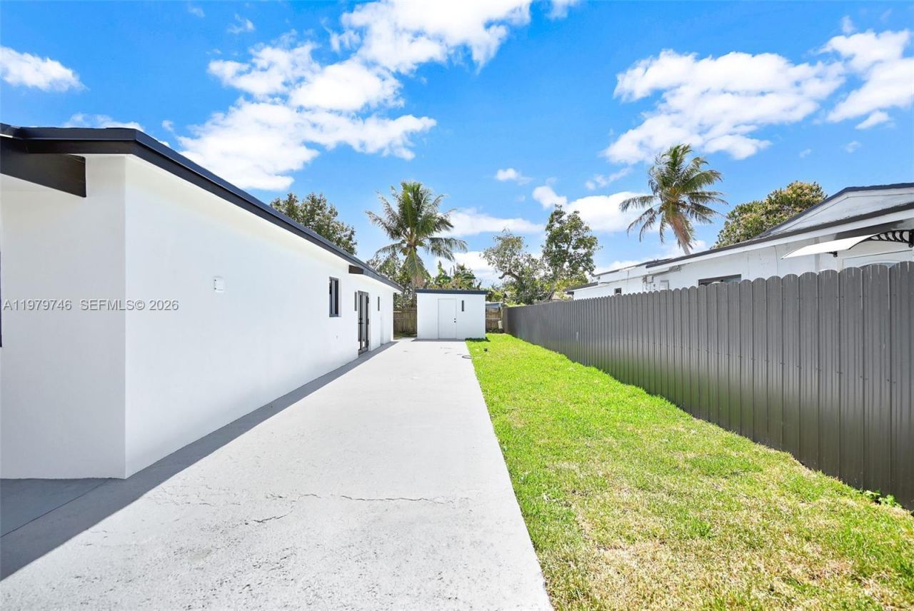 4480 NW 201st St , Miami Gardens, FL 33055 Photo