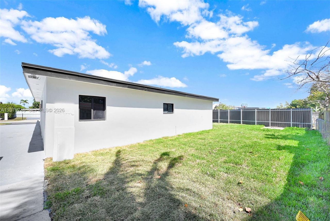 4480 NW 201st St , Miami Gardens, FL 33055 Photo