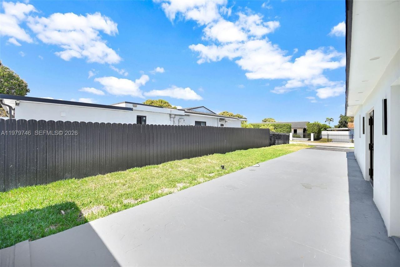 4480 NW 201st St , Miami Gardens, FL 33055 Photo