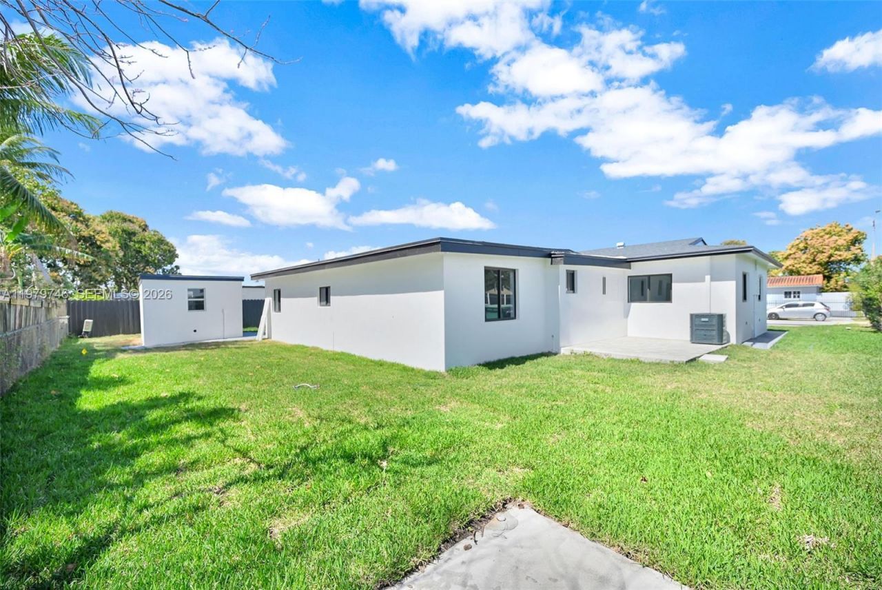 4480 NW 201st St , Miami Gardens, FL 33055 Photo