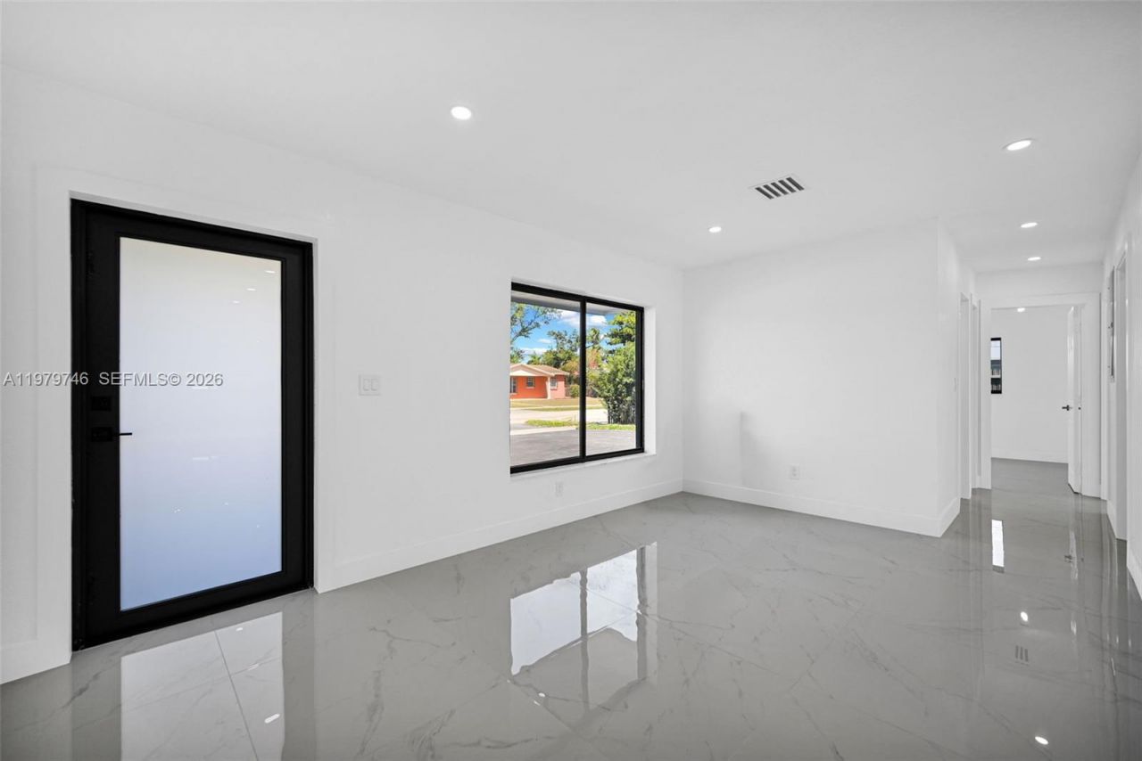 4480 NW 201st St , Miami Gardens, FL 33055 Photo