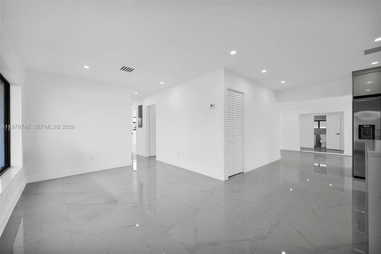 4480 NW 201st St , Miami Gardens, FL 33055 Photo