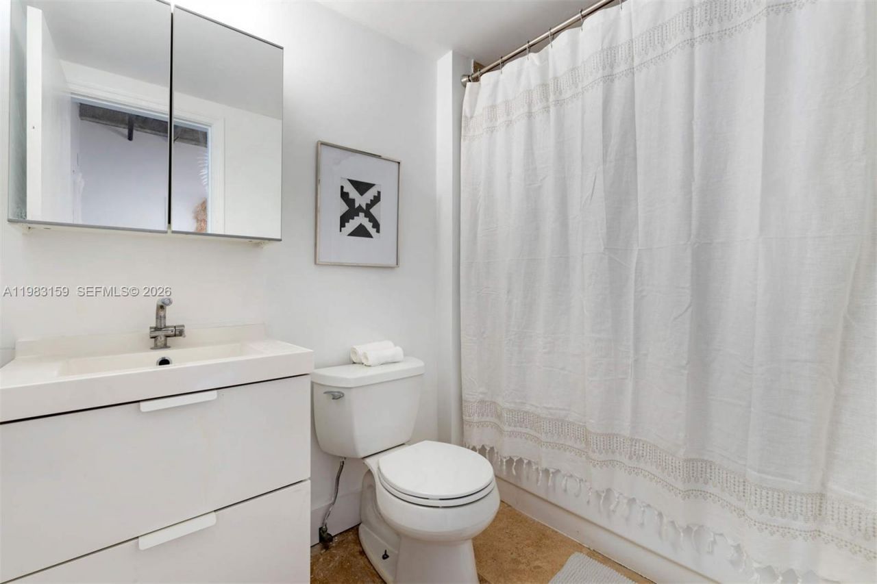 770 NE 69th St , Unit 8E, Miami, FL 33138 Photo