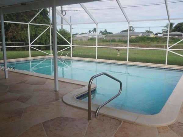 328 Riverdale Rd, Palm Springs, FL 33461