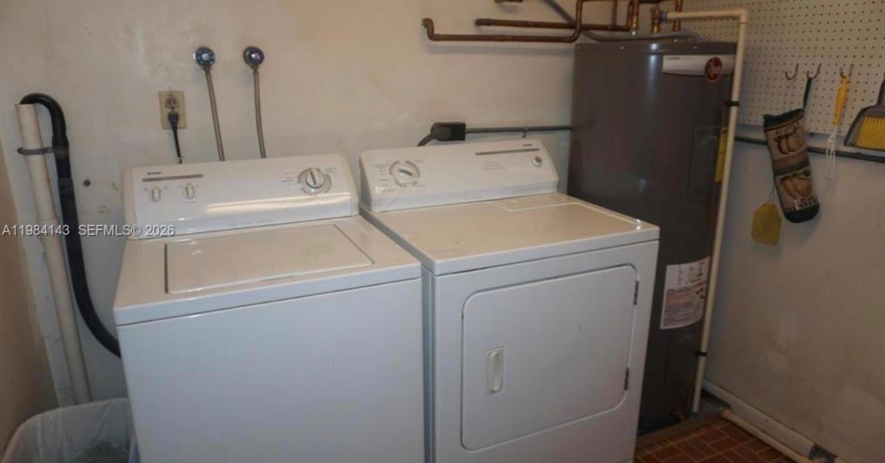 328 Riverdale Rd , Palm Springs, FL 33461 Photo