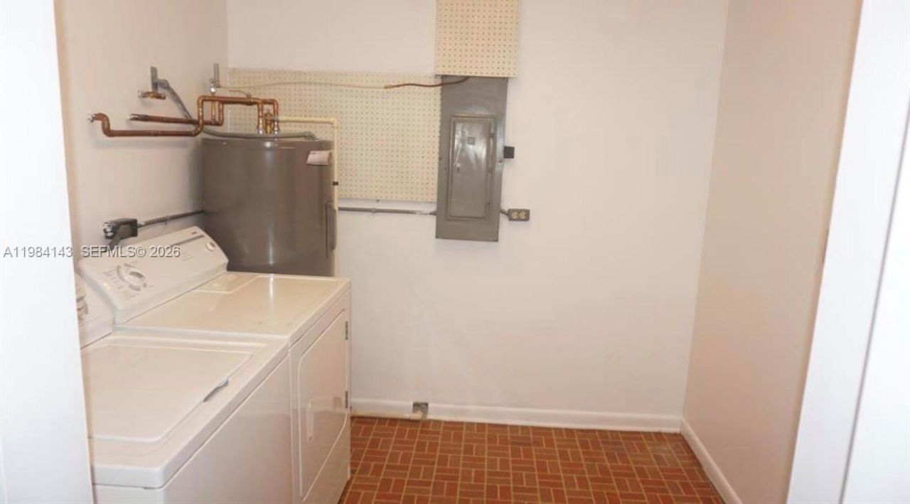 328 Riverdale Rd , Palm Springs, FL 33461 Photo