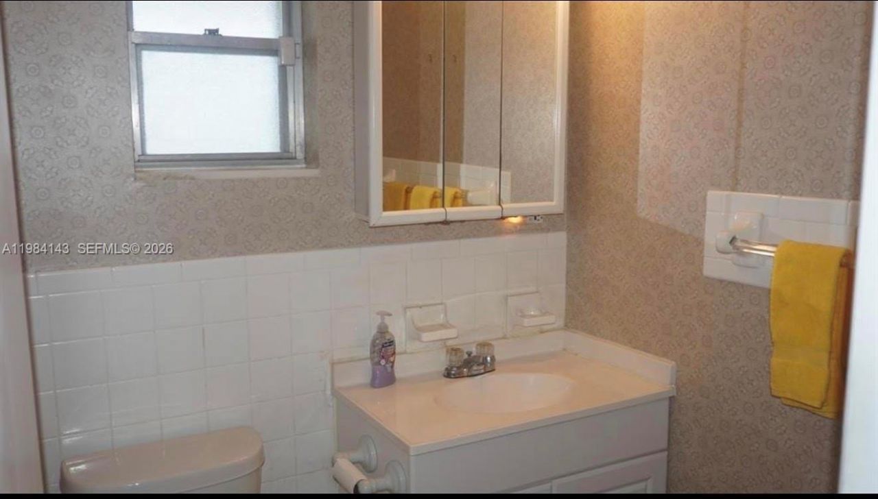 328 Riverdale Rd , Palm Springs, FL 33461 Photo