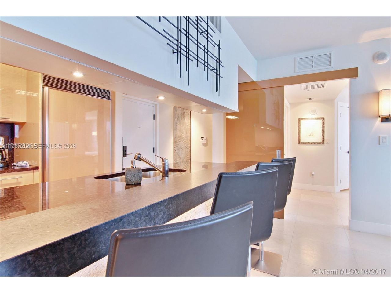 6801 Collins Ave , Unit 1104, Miami Beach, FL 33141 Photo