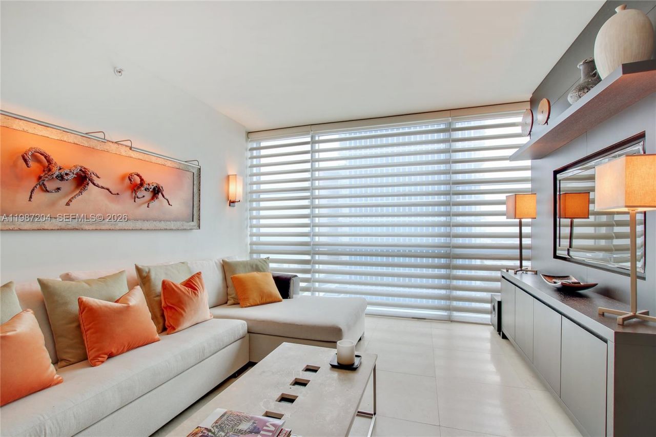 6801 Collins Ave , Unit 1104, Miami Beach, FL 33141 Photo