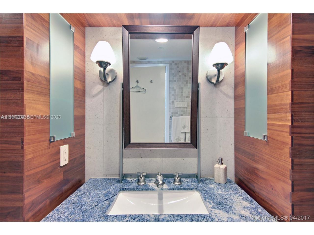 6801 Collins Ave , Unit 1104, Miami Beach, FL 33141 Photo