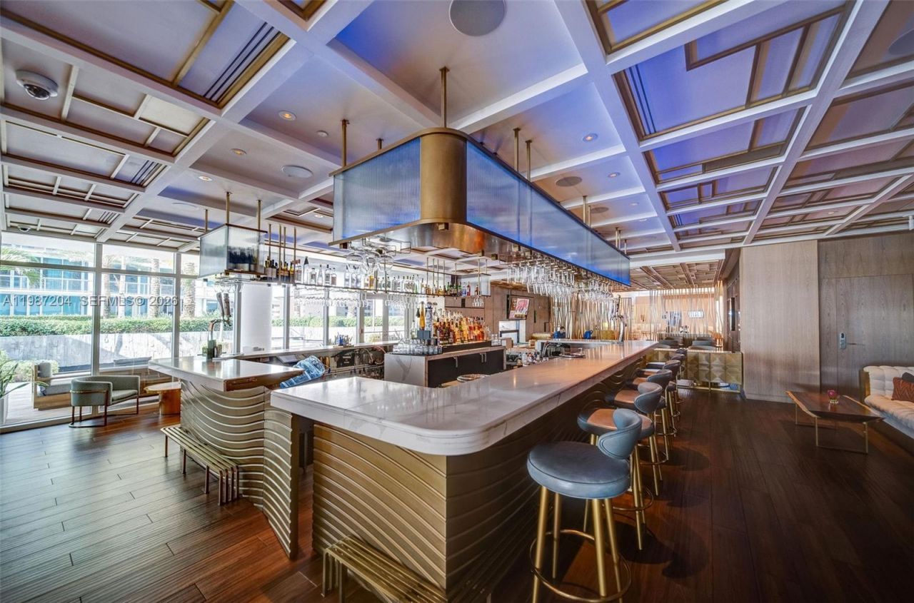 6801 Collins Ave , Unit 1104, Miami Beach, FL 33141 Photo