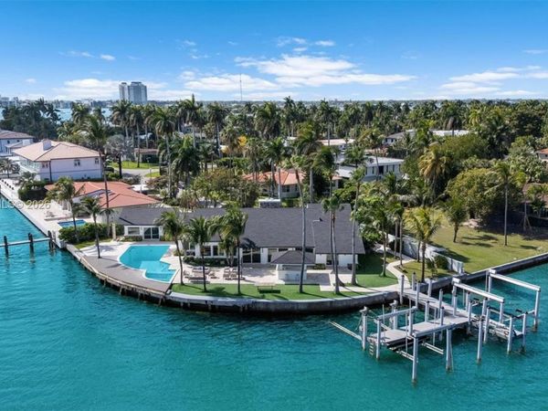 1365 Bay Ter, North Bay Village, FL 33141