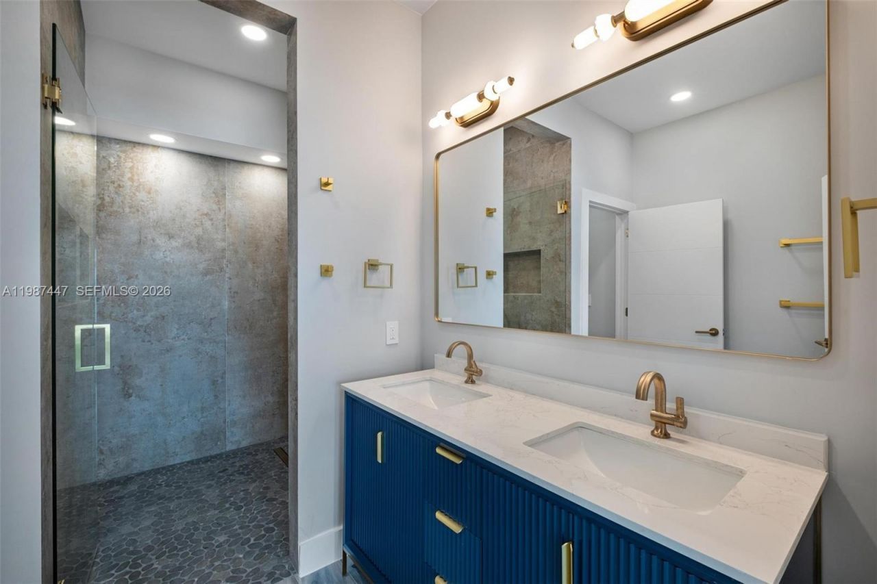 1365 Bay Ter , North Bay Village, FL 33141 Photo