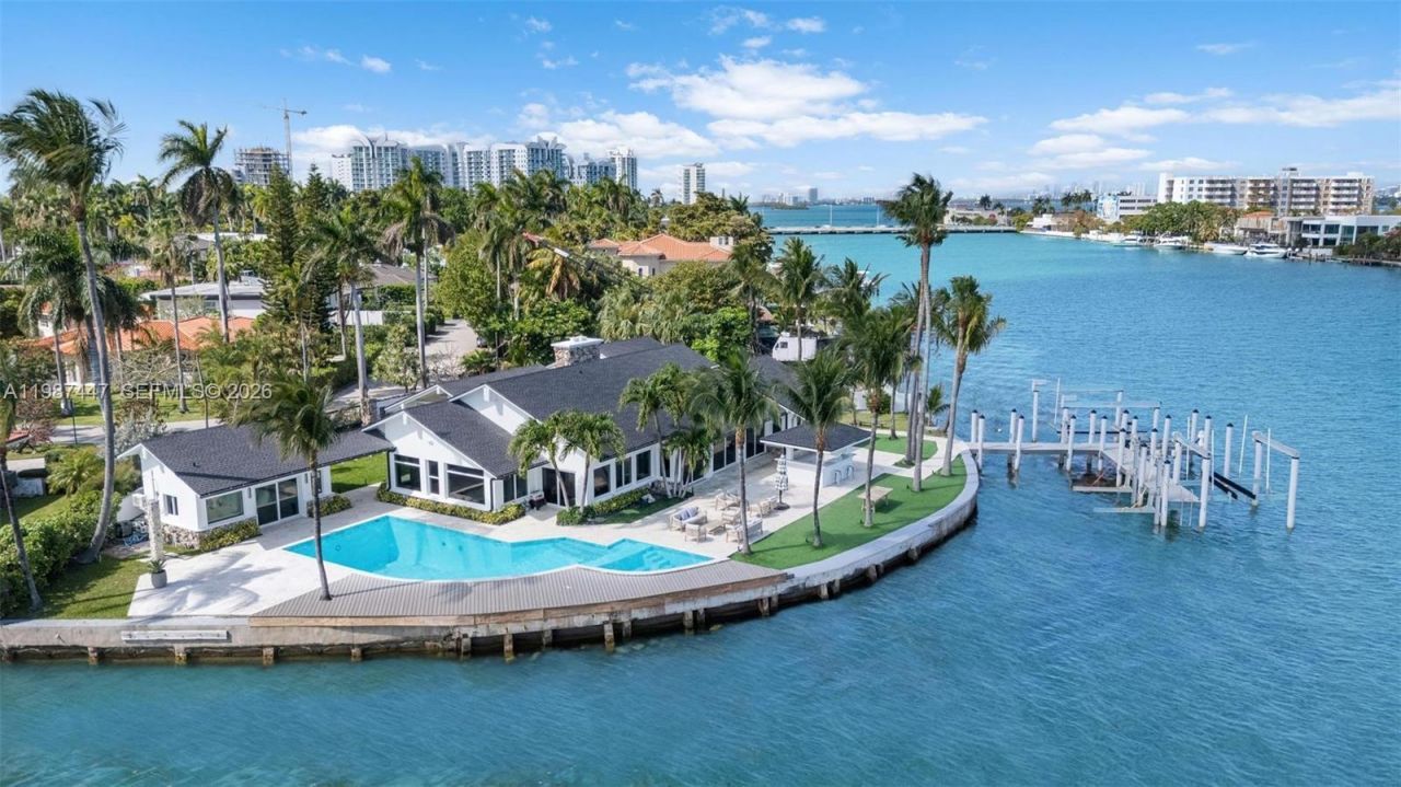 1365 Bay Ter , North Bay Village, FL 33141 Photo