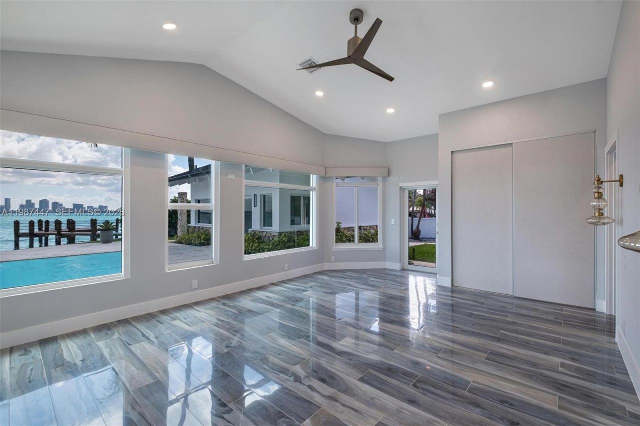 1365 Bay Ter, North Bay Village, FL 33141 Photo