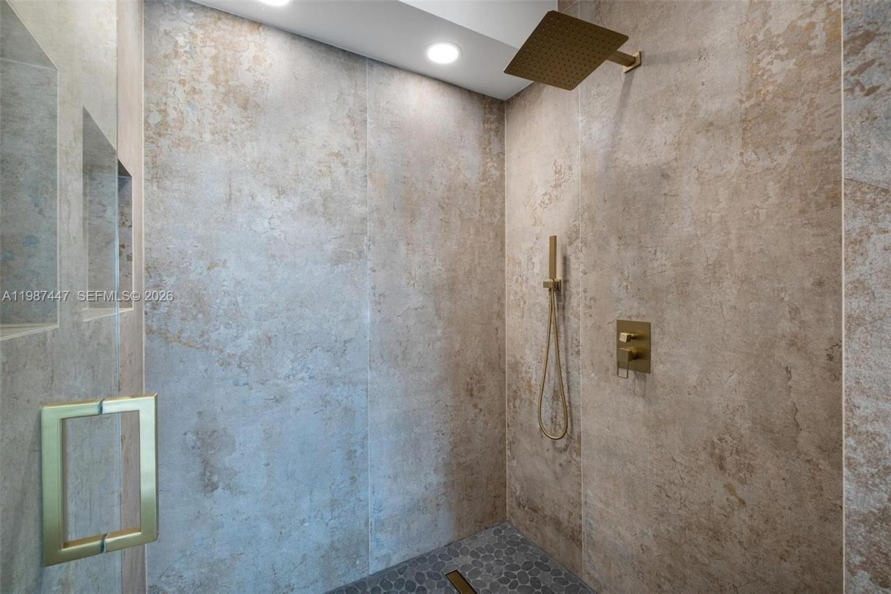 1365 Bay Ter, North Bay Village, FL 33141 Photo