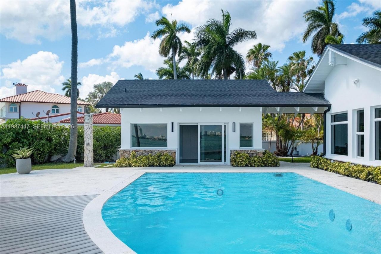 1365 Bay Ter , North Bay Village, FL 33141 Photo