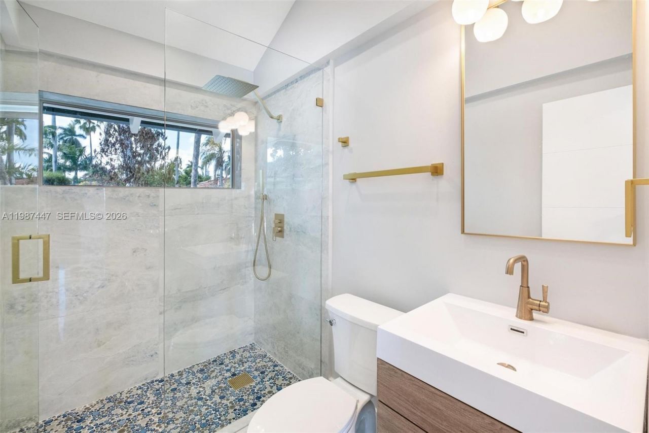 1365 Bay Ter, North Bay Village, FL 33141 Photo