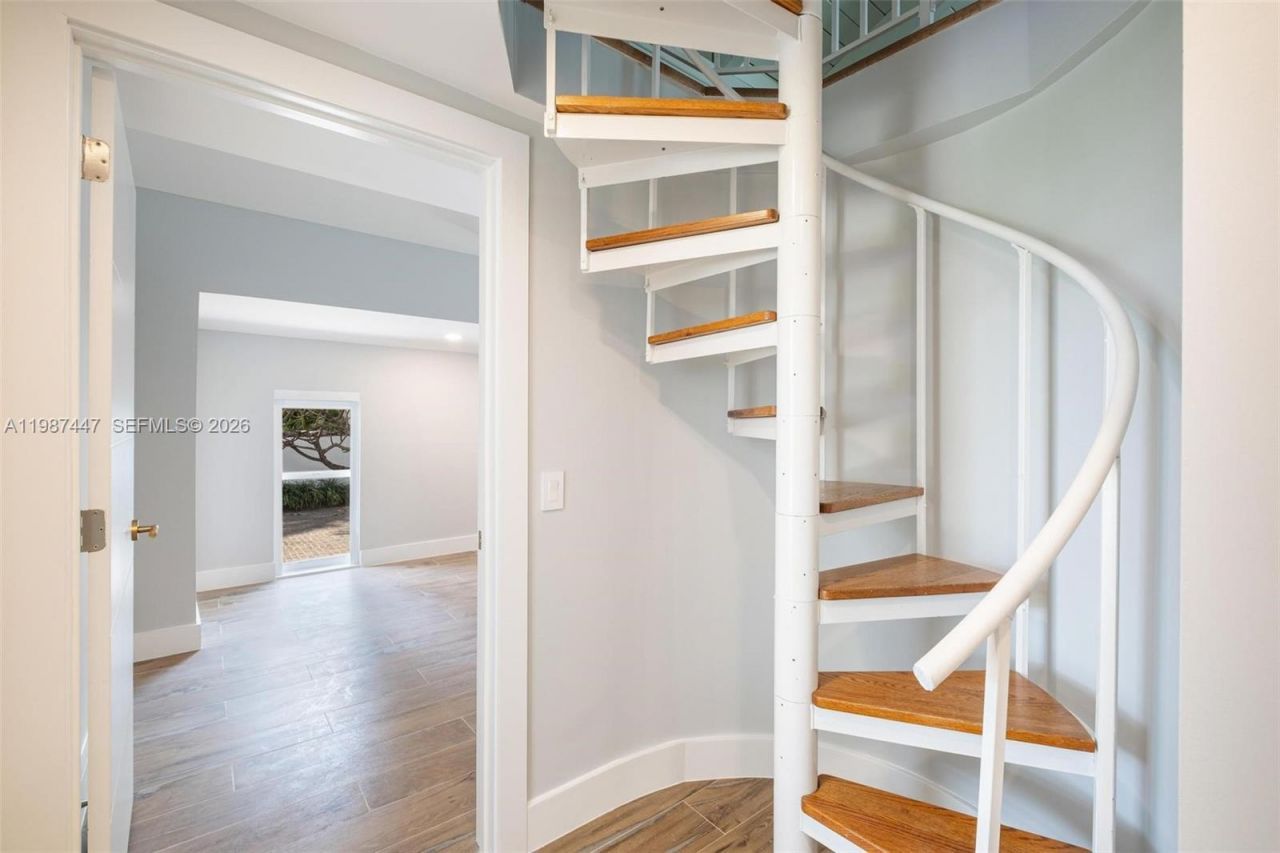 1365 Bay Ter , North Bay Village, FL 33141 Photo