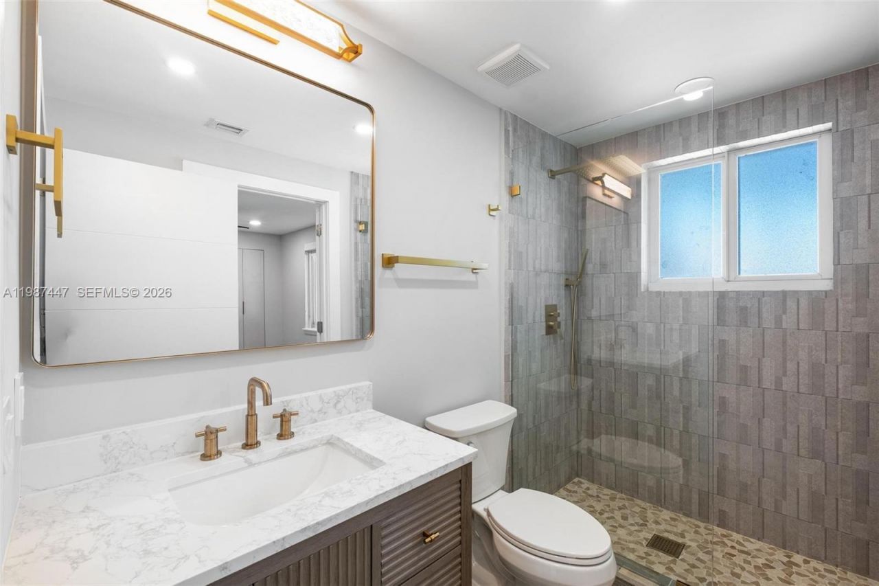 1365 Bay Ter, North Bay Village, FL 33141 Photo