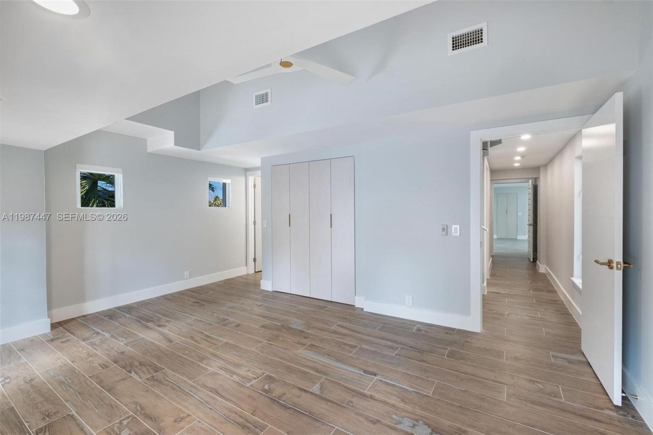 1365 Bay Ter, North Bay Village, FL 33141 Photo