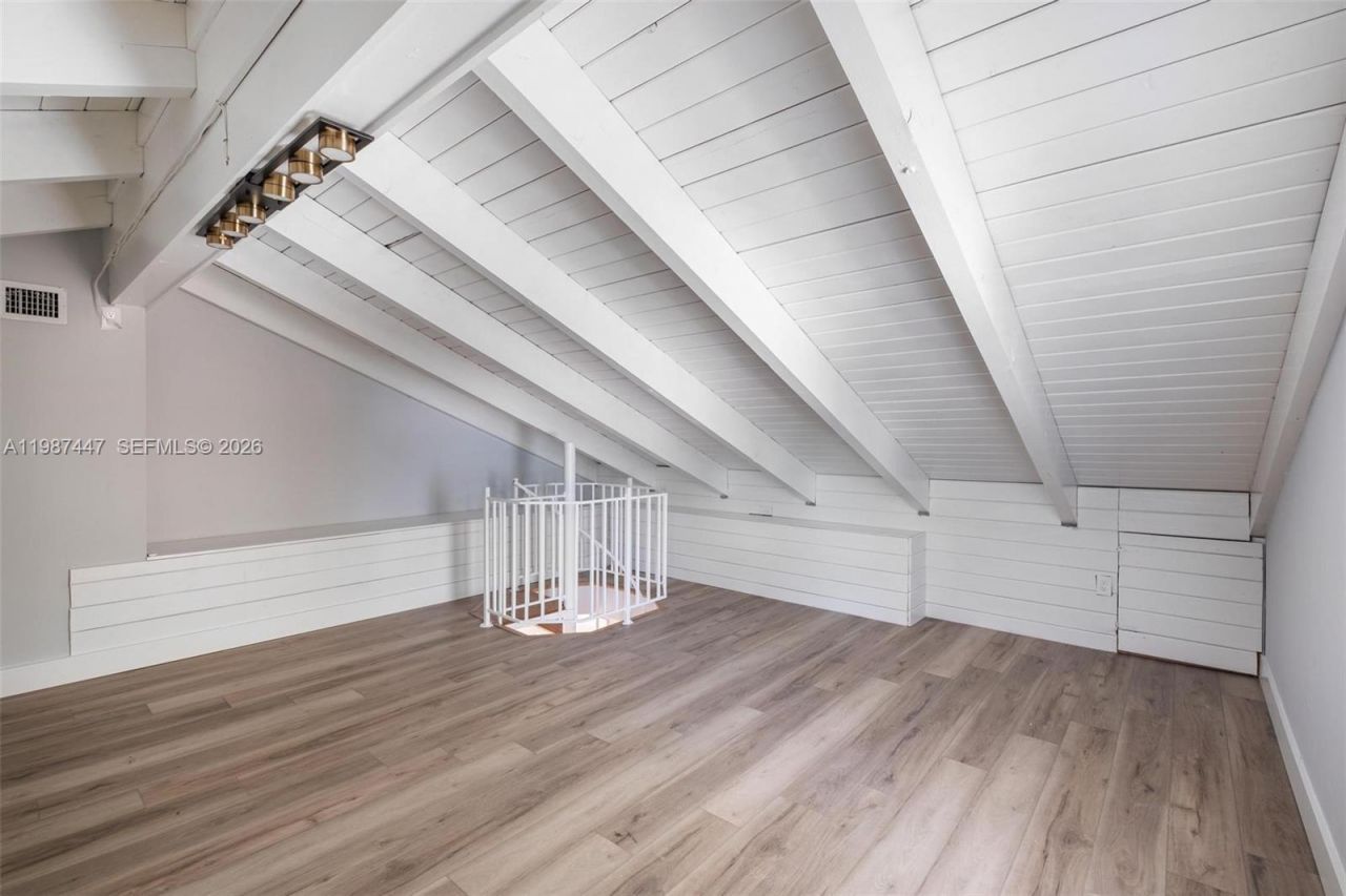 1365 Bay Ter, North Bay Village, FL 33141 Photo
