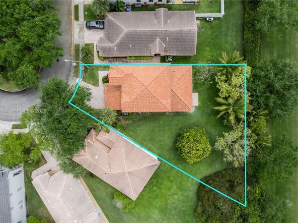 1282 NW 171st Ter, Pembroke Pines, FL 33028