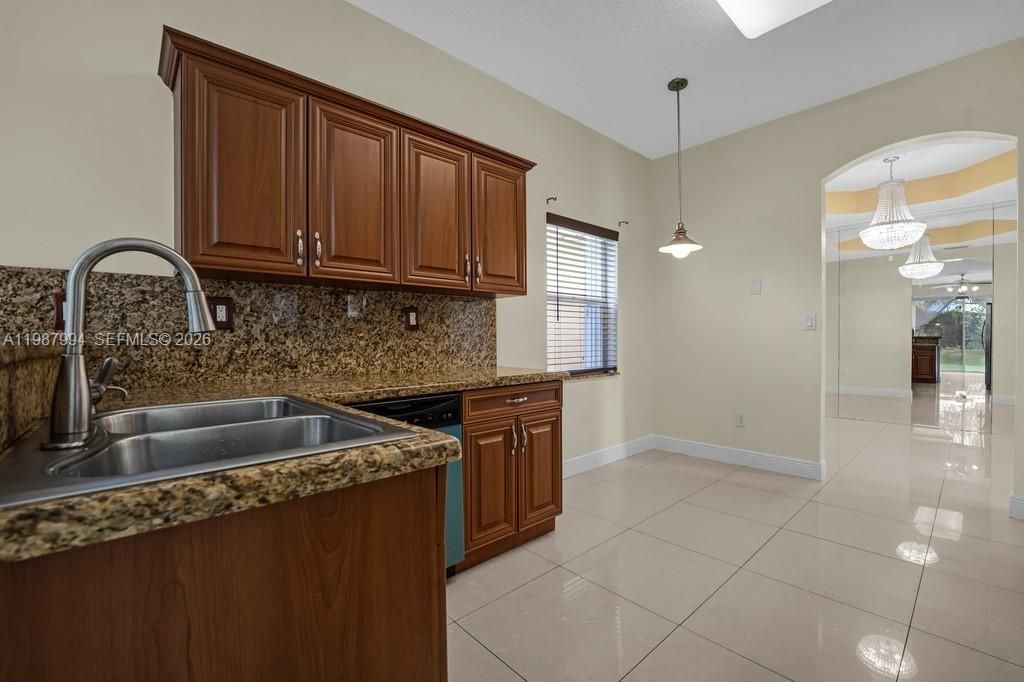 1282 NW 171st Ter , Pembroke Pines, FL 33028 Photo