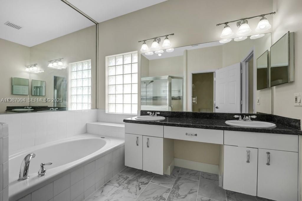 1282 NW 171st Ter , Pembroke Pines, FL 33028 Photo