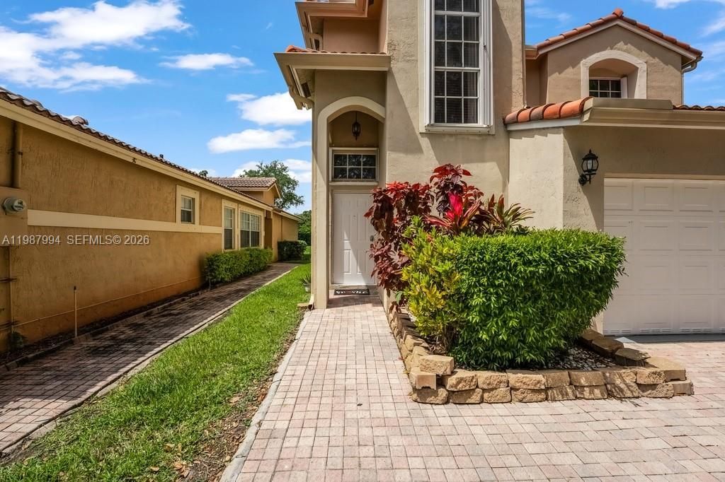 1282 NW 171st Ter , Pembroke Pines, FL 33028 Photo