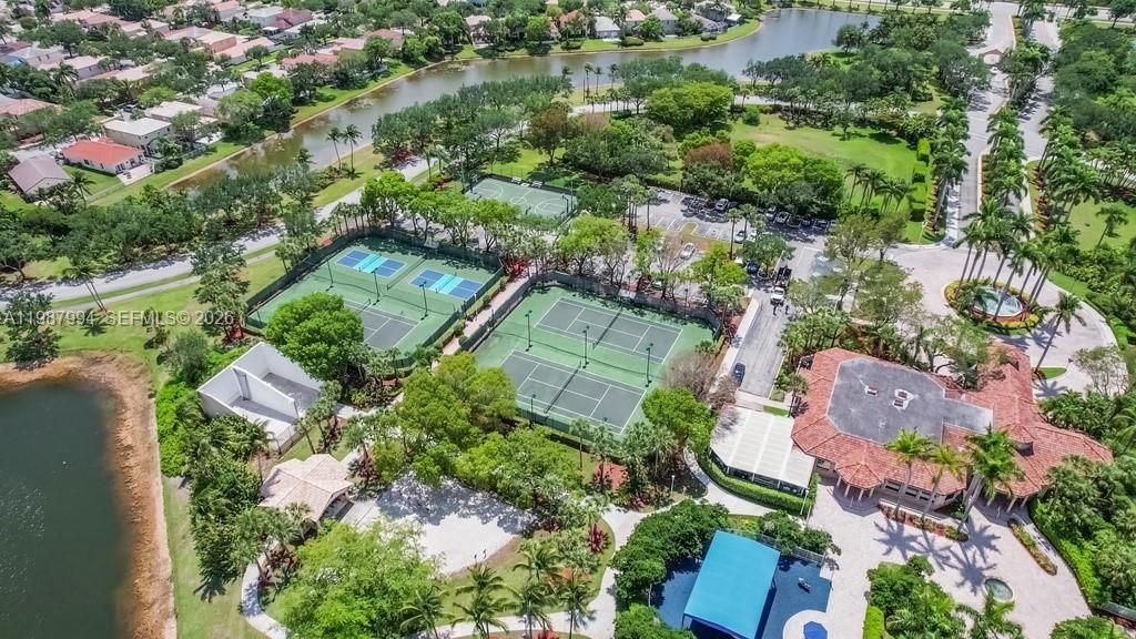 1282 NW 171st Ter, Pembroke Pines, FL 33028 Photo
