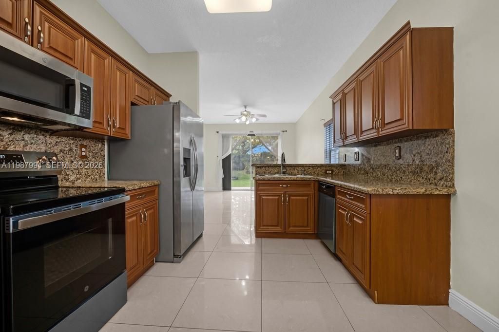 1282 NW 171st Ter , Pembroke Pines, FL 33028 Photo