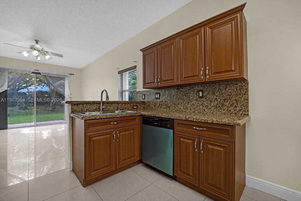 1282 NW 171st Ter , Pembroke Pines, FL 33028 Photo