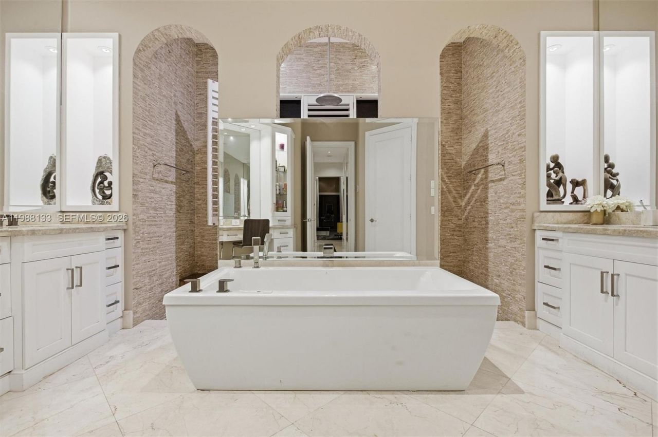 611 Sweet Bay Ave, Plantation, FL 33324 Photo