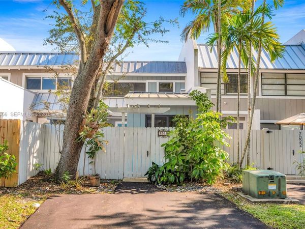 7018 SW 53rd Ln , Miami, FL 33155