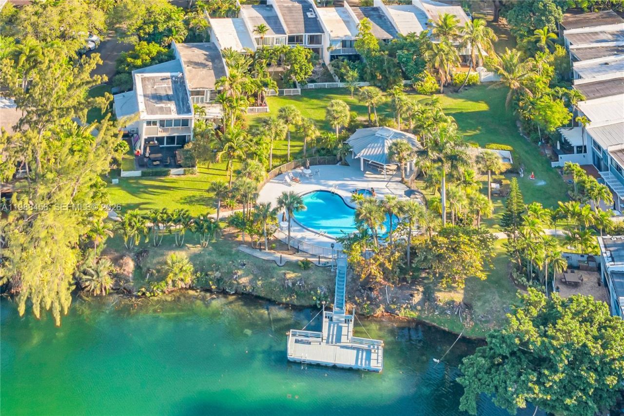 7018 SW 53rd Ln , Miami, FL 33155 Photo