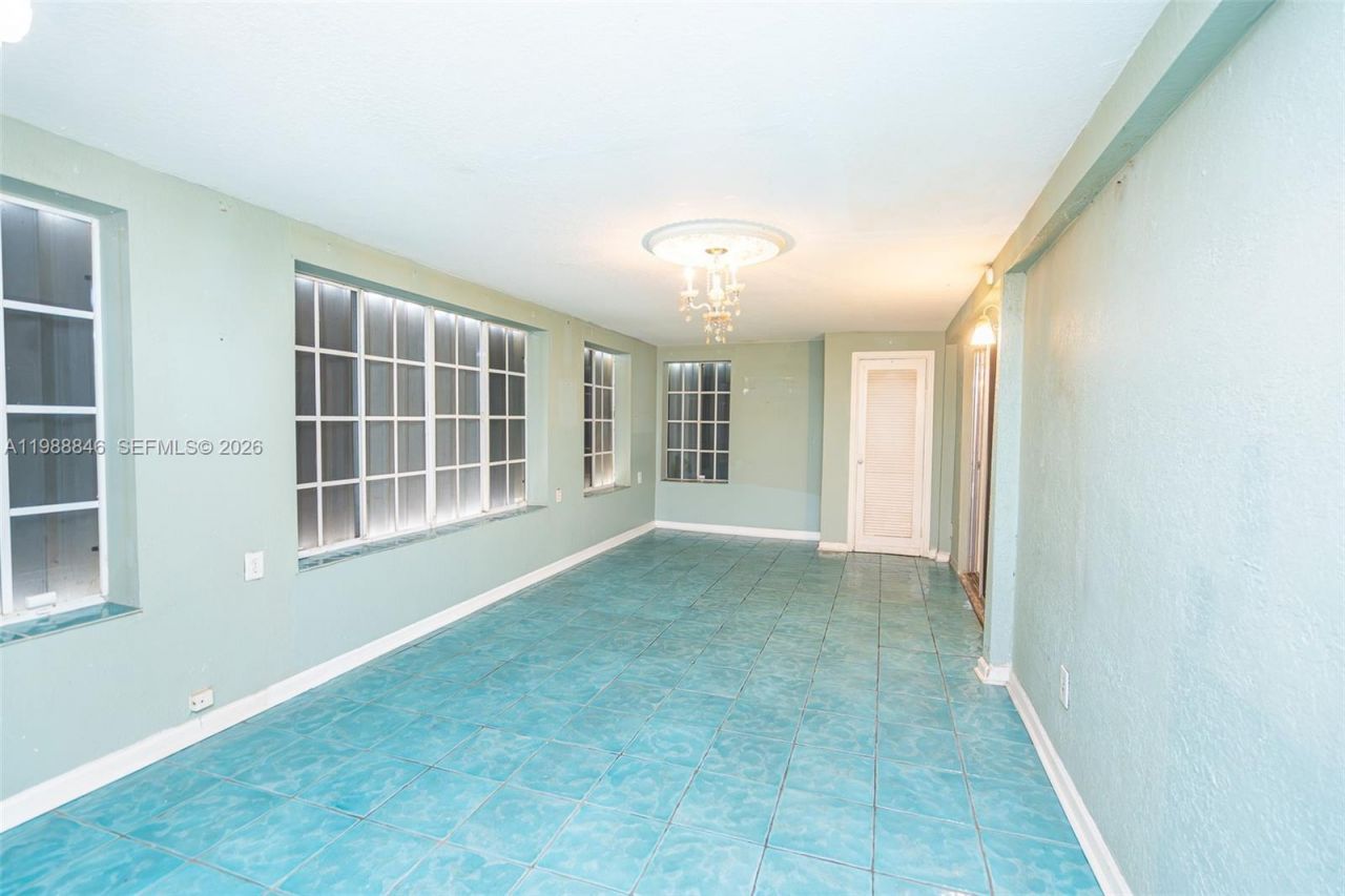 2010 NW 185th Ter, Miami Gardens, FL 33056 Photo