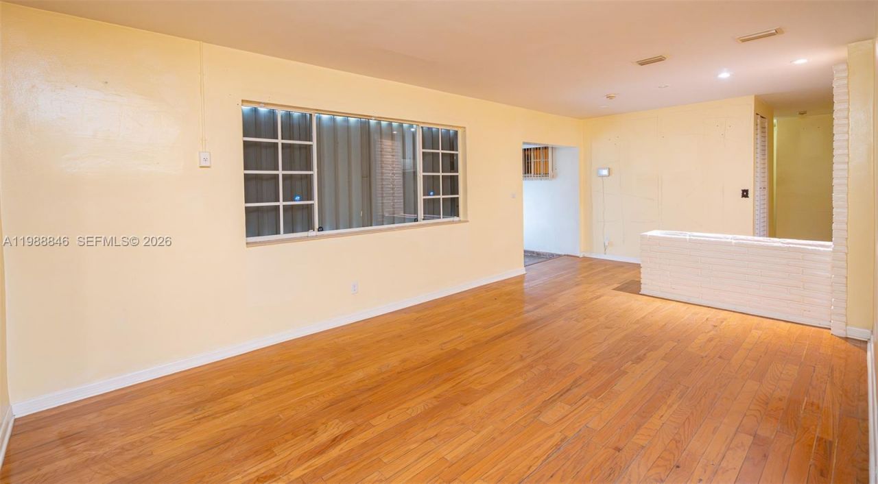 2010 NW 185th Ter, Miami Gardens, FL 33056 Photo